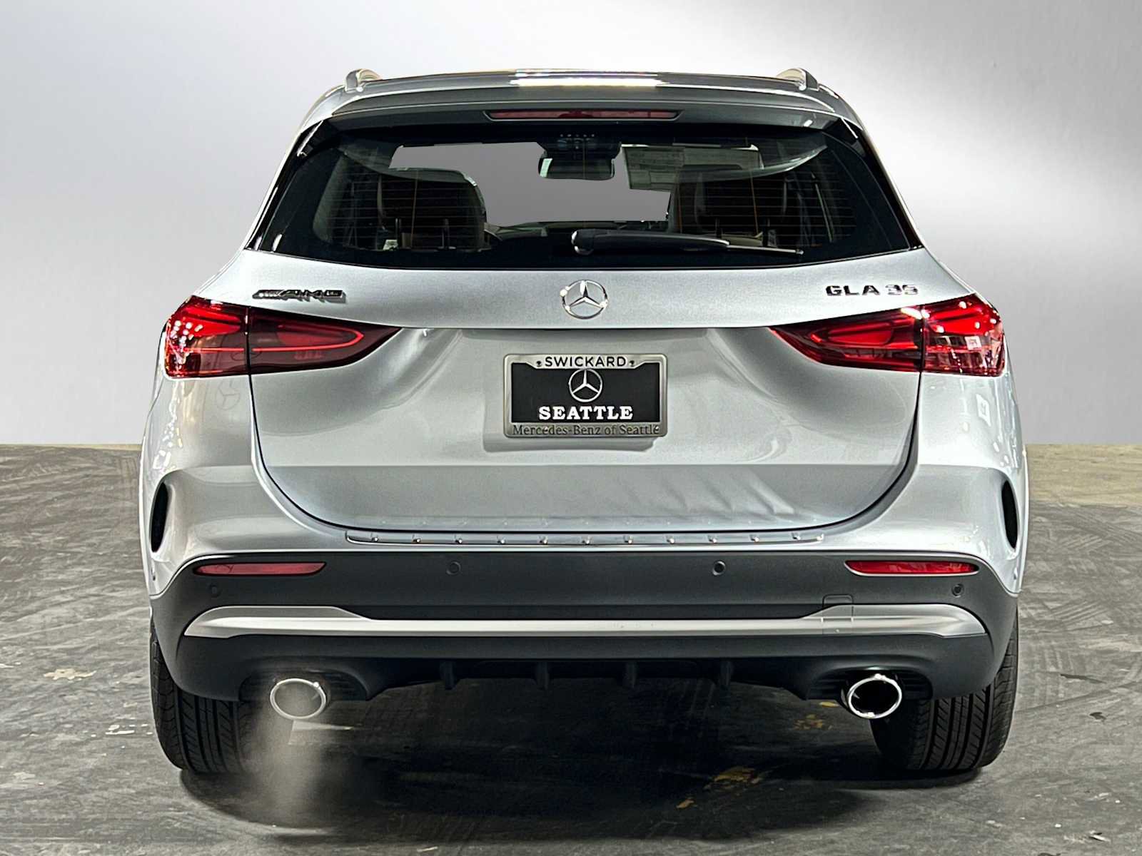 New 2026 Mercedes-Benz GLA 35 AMG 4MATIC image 4
