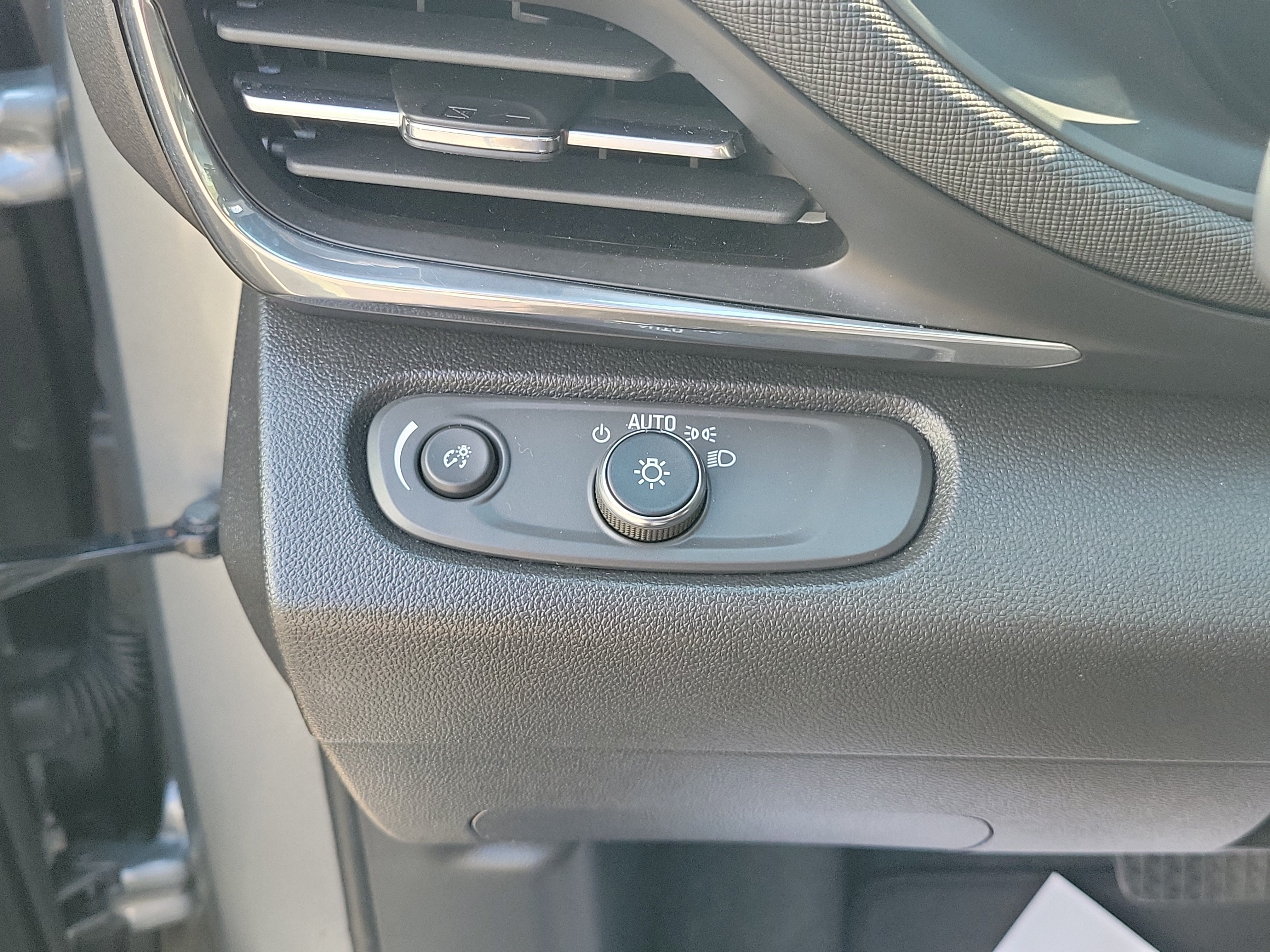 Used 2024 Buick Envista Preferred w/ Convenience I Package FWD image 20