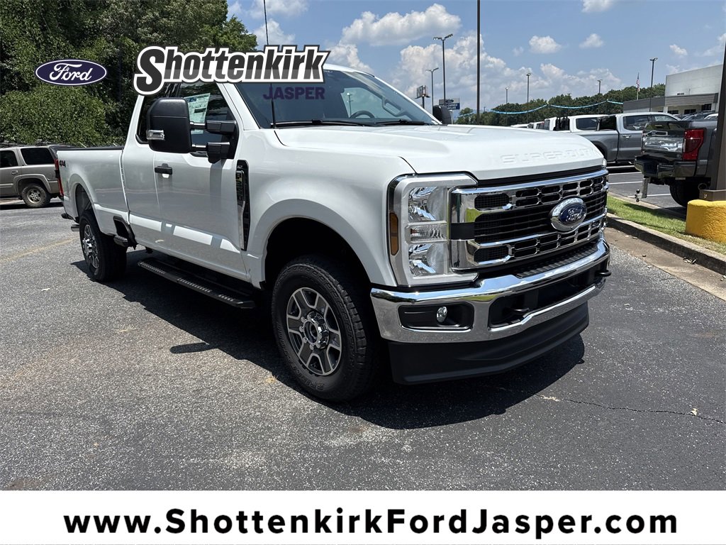 New 2025 Ford F350 XLT w/ 360-Degree Camera Package