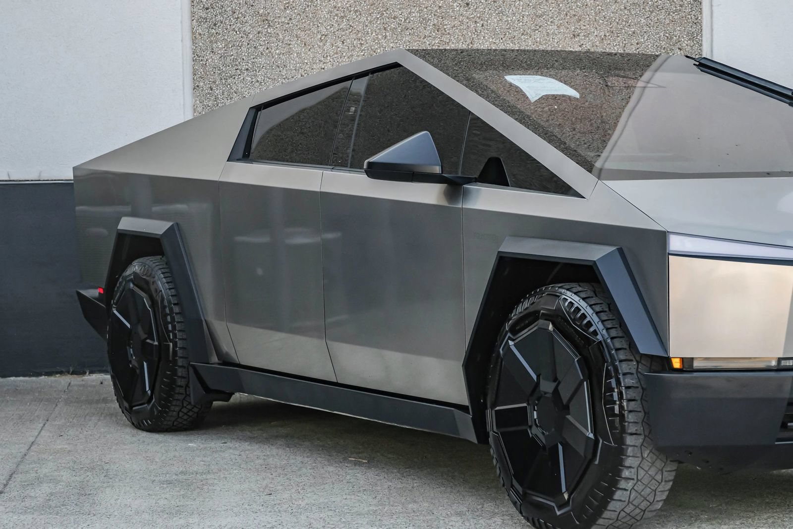 Used 2024 Tesla Cybertruck Cyberbeast AWD/4WD image 8