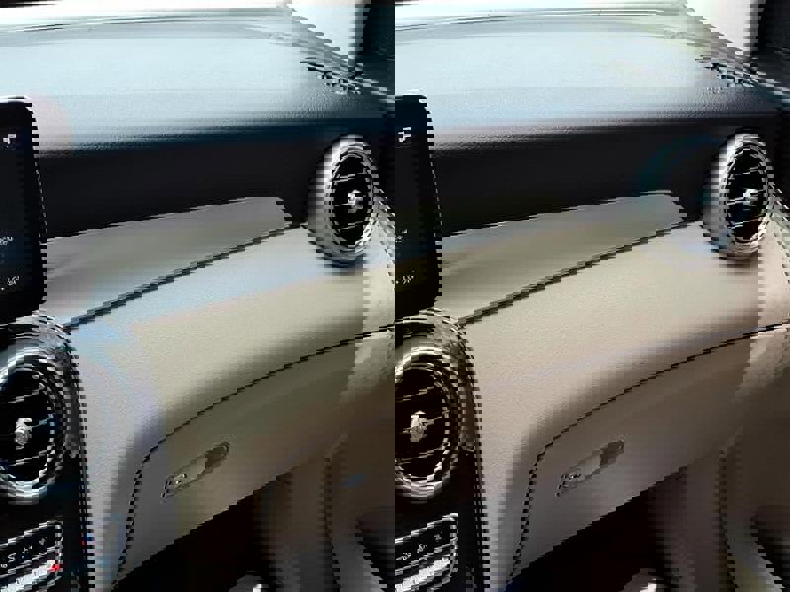 Used 2021 Mercedes-Benz GLC 300 image 23