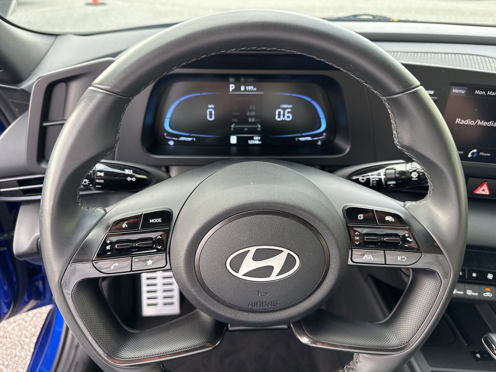 Certified 2025 Hyundai Elantra Sport image 28