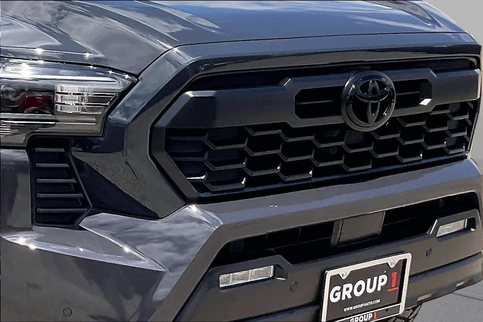 Used 2025 Toyota Tacoma TRD Off-Road w/ TRD Off Road Upgrade Package AWD/4WD image 29
