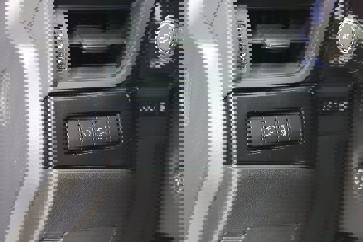 Used 2024 Lexus ES 350 Ultra Luxury w/ Accessory Package (Z2) image 23