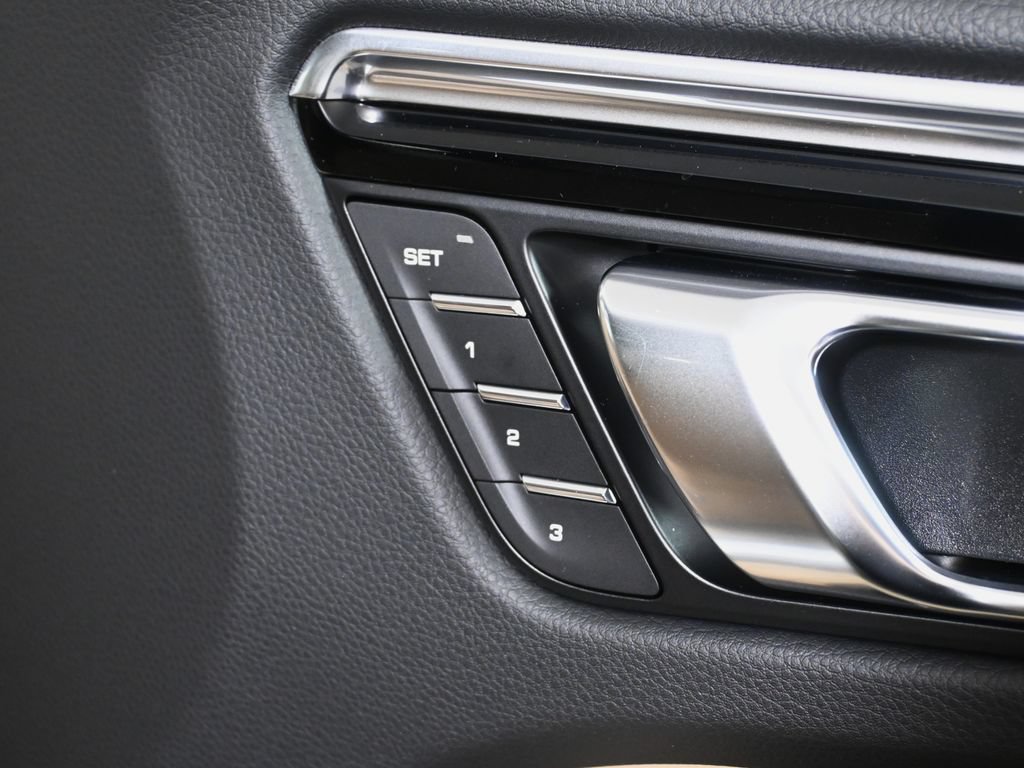 New 2026 Porsche Macan AWD/4WD image 41