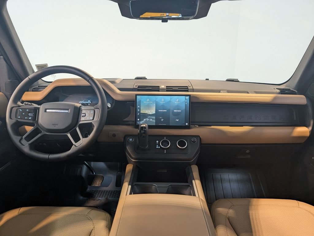 Used 2025 Land Rover Defender 110 X-Dynamic SE image 15