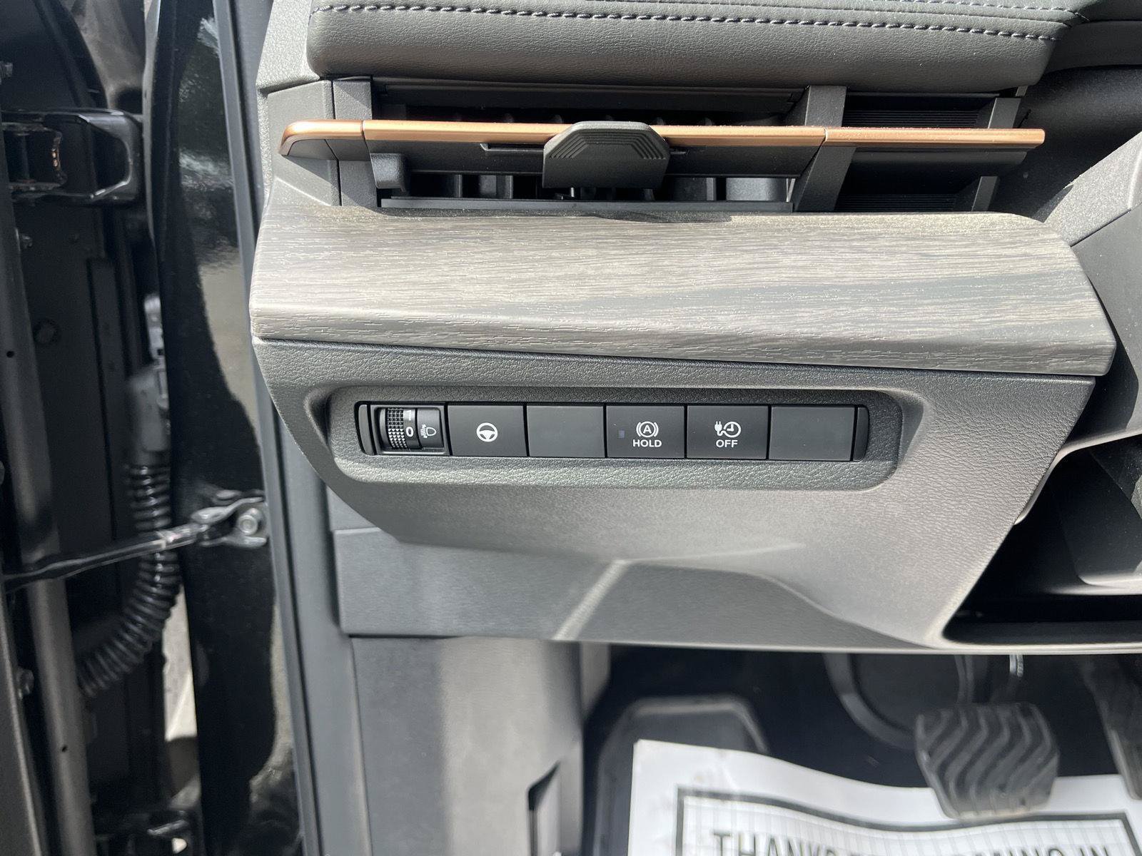 Used 2023 Nissan Ariya FWD image 30