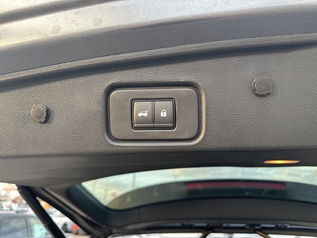 New 2025 Nissan Pathfinder SL image 9