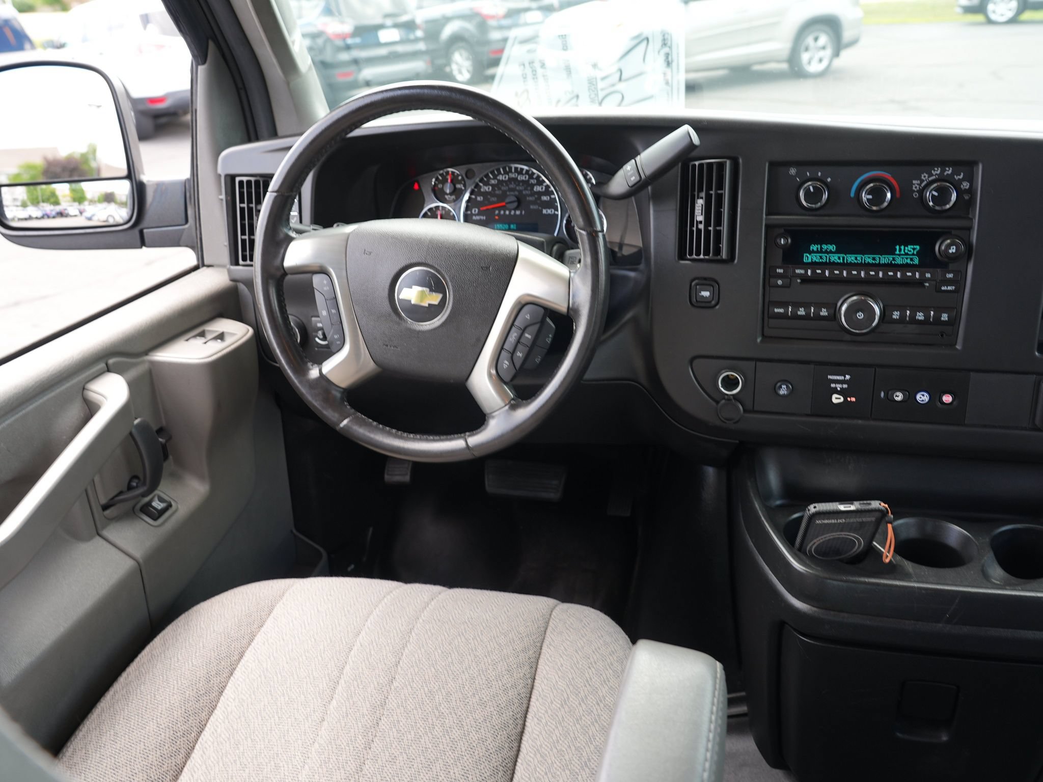Used 2016 Chevrolet Express 3500 Extended RWD image 24