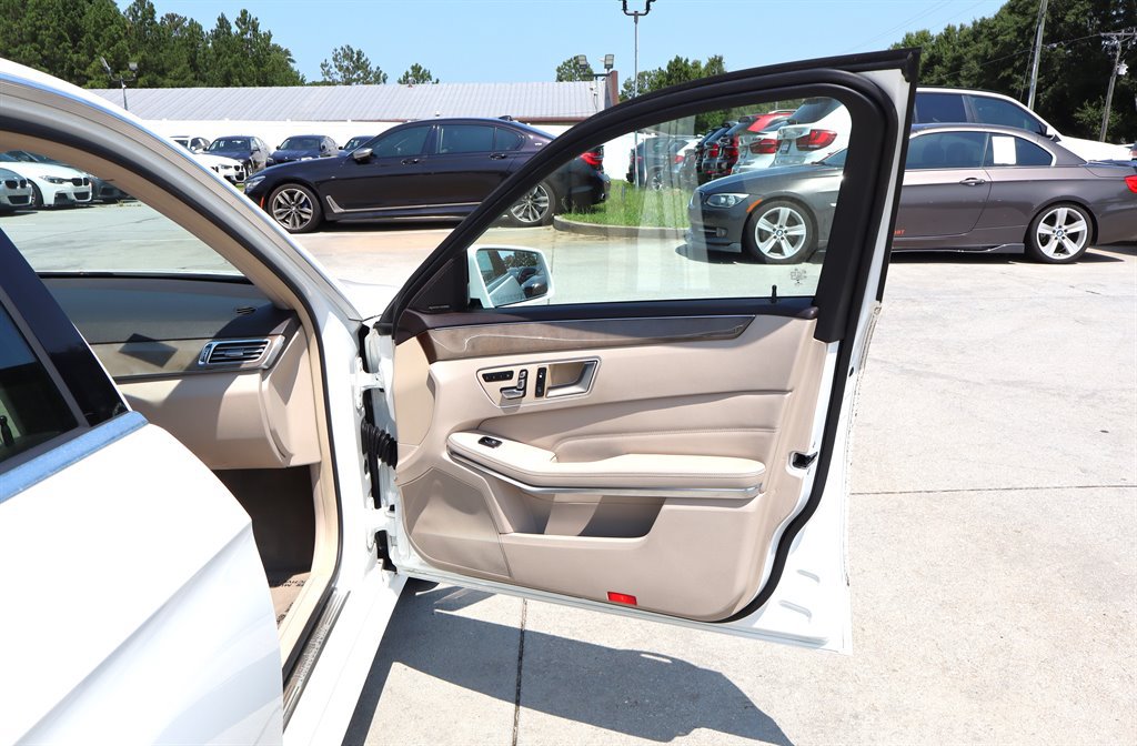 Used 2014 Mercedes-Benz E 250 BlueTEC Sedan image 33