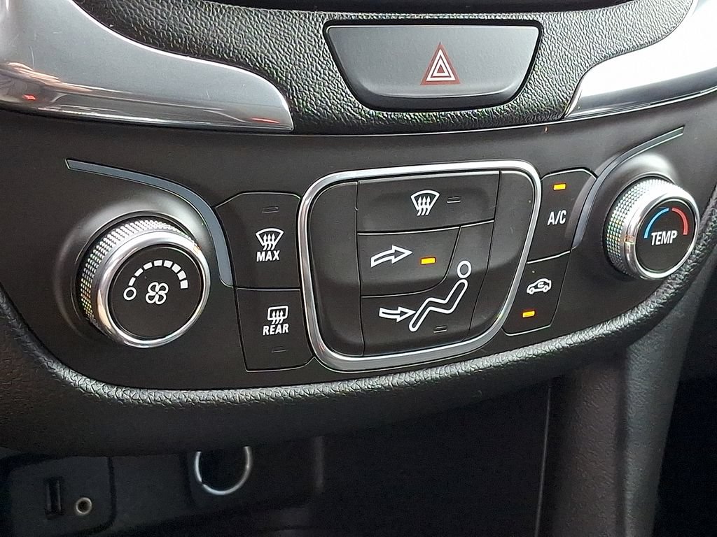 Used 2018 Chevrolet Equinox LT AWD/4WD image 15