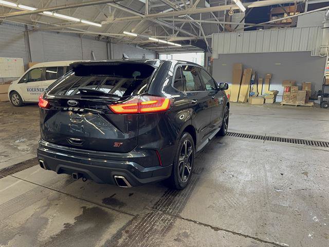 Used 2023 Ford Edge ST AWD/4WD image 5