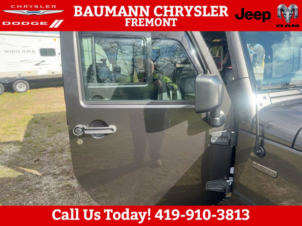 Used 2016 Jeep Wrangler Unlimited Sahara image 12