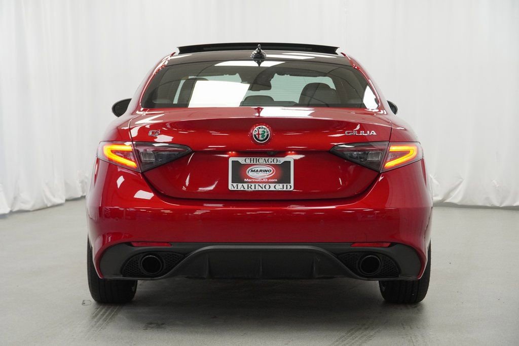Used 2024 Alfa Romeo Giulia Veloce image 11
