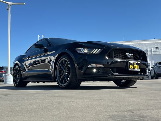 Used 2017 Ford Mustang GT image 3