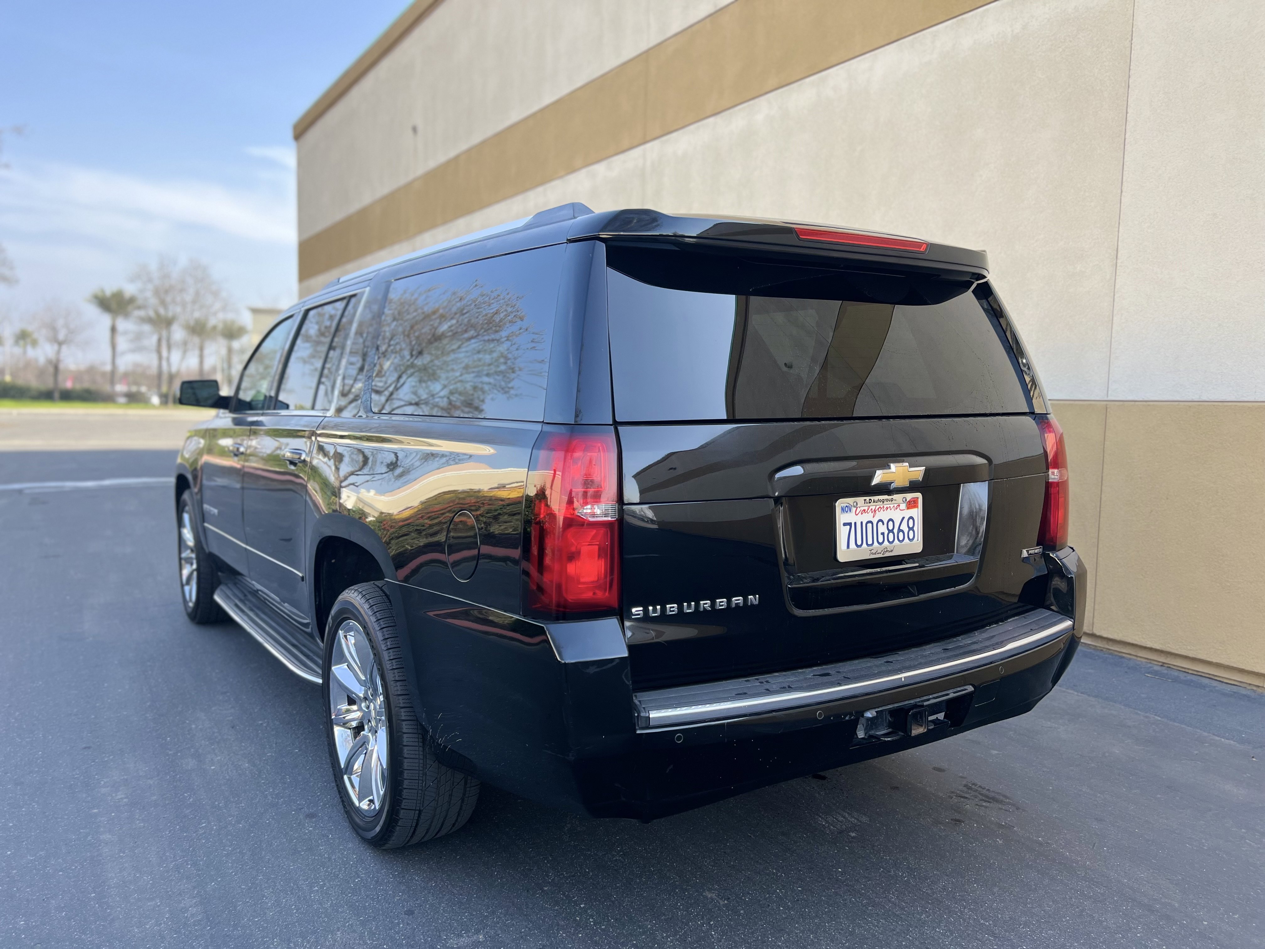 Used 2017 Chevrolet Suburban Premier image 9