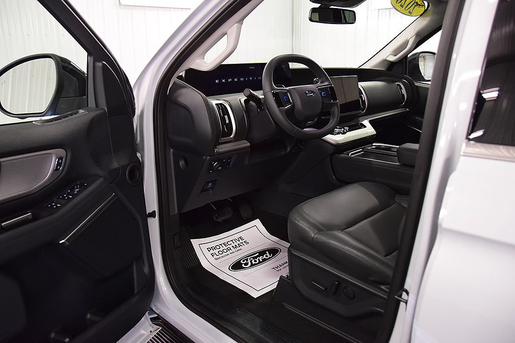 Used 2026 Ford Expedition Max Active AWD/4WD image 17