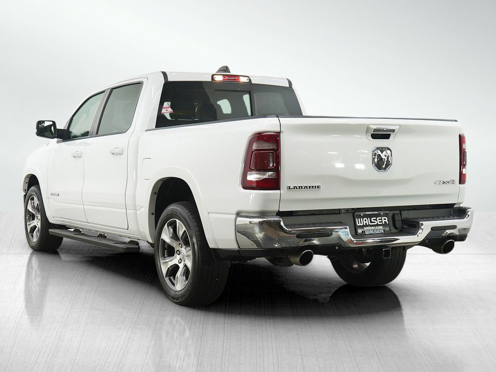 Used 2021 RAM 1500 Laramie AWD/4WD image 3