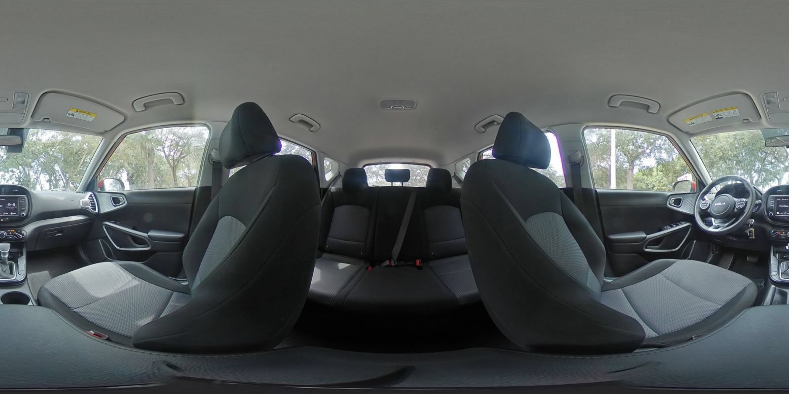 Used 2025 Kia Soul LX w/ LX Technology Package FWD image 39