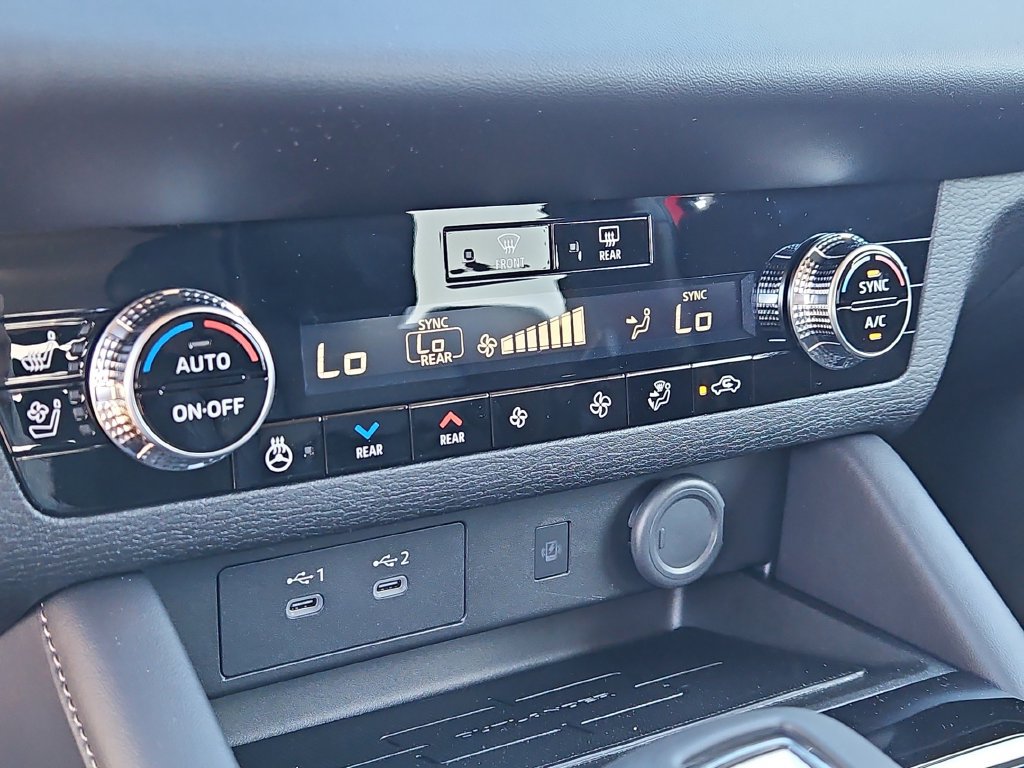 New 2026 Mitsubishi Outlander SEL FWD image 24