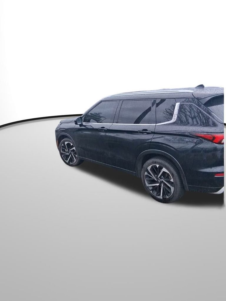 Used 2023 Mitsubishi Outlander SEL 40th Anniversary image 2