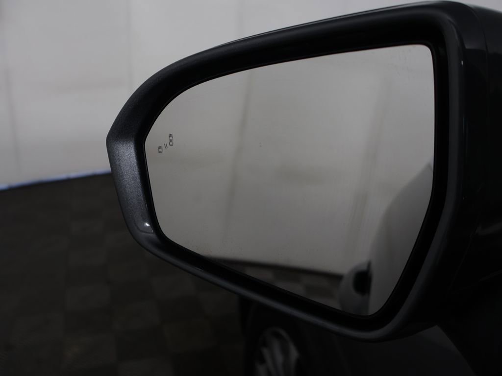 Used 2023 Lincoln Nautilus FWD w/ Premium Package image 35