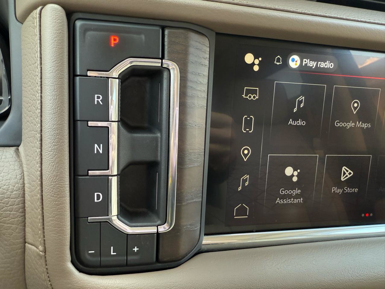 Used 2023 GMC Yukon Denali RWD image 43