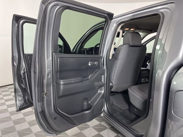 Used 2025 Nissan Frontier SV w/ SV Convenience Package image 40
