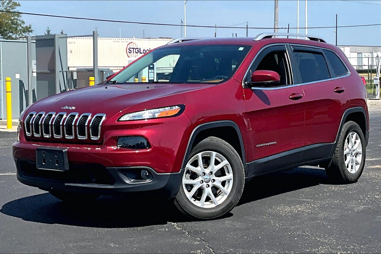 Used 2016 Jeep Cherokee Latitude w/ Safety/Convenience Group AWD/4WD image 8