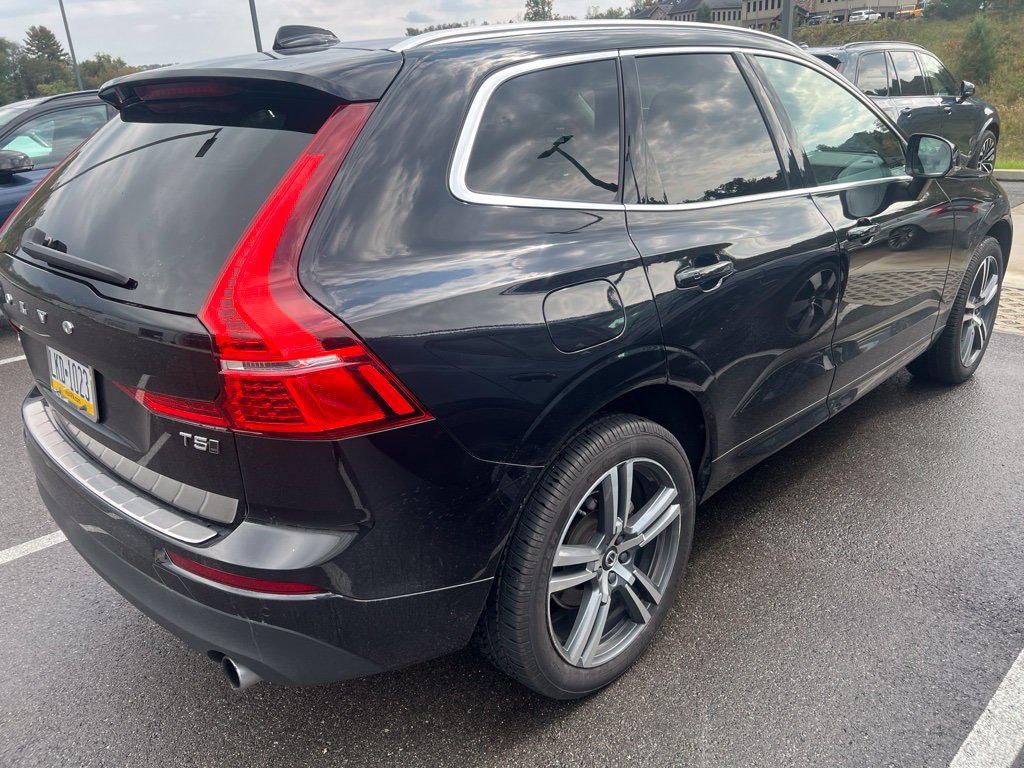 Used 2021 Volvo XC60 T5 Momentum w/ Premium Package AWD/4WD image 17