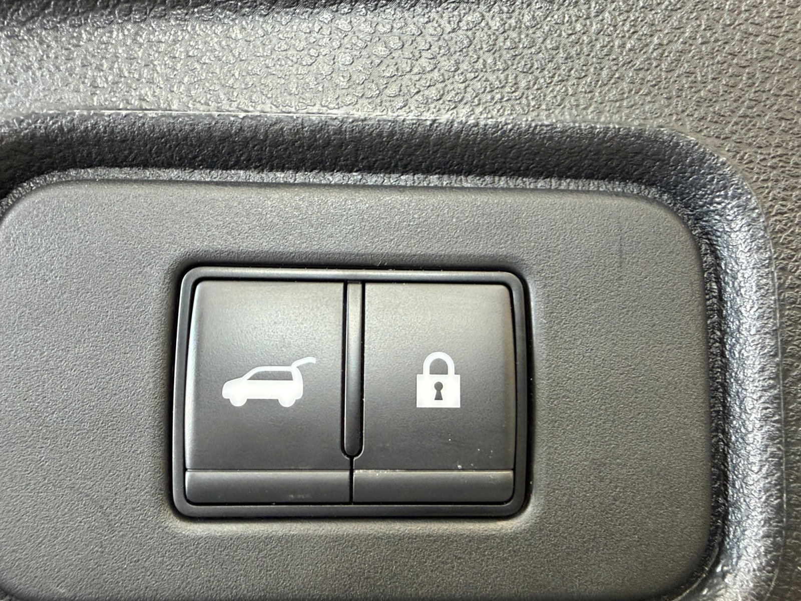 Used 2024 Nissan Pathfinder Platinum w/ Cargo Package image 36