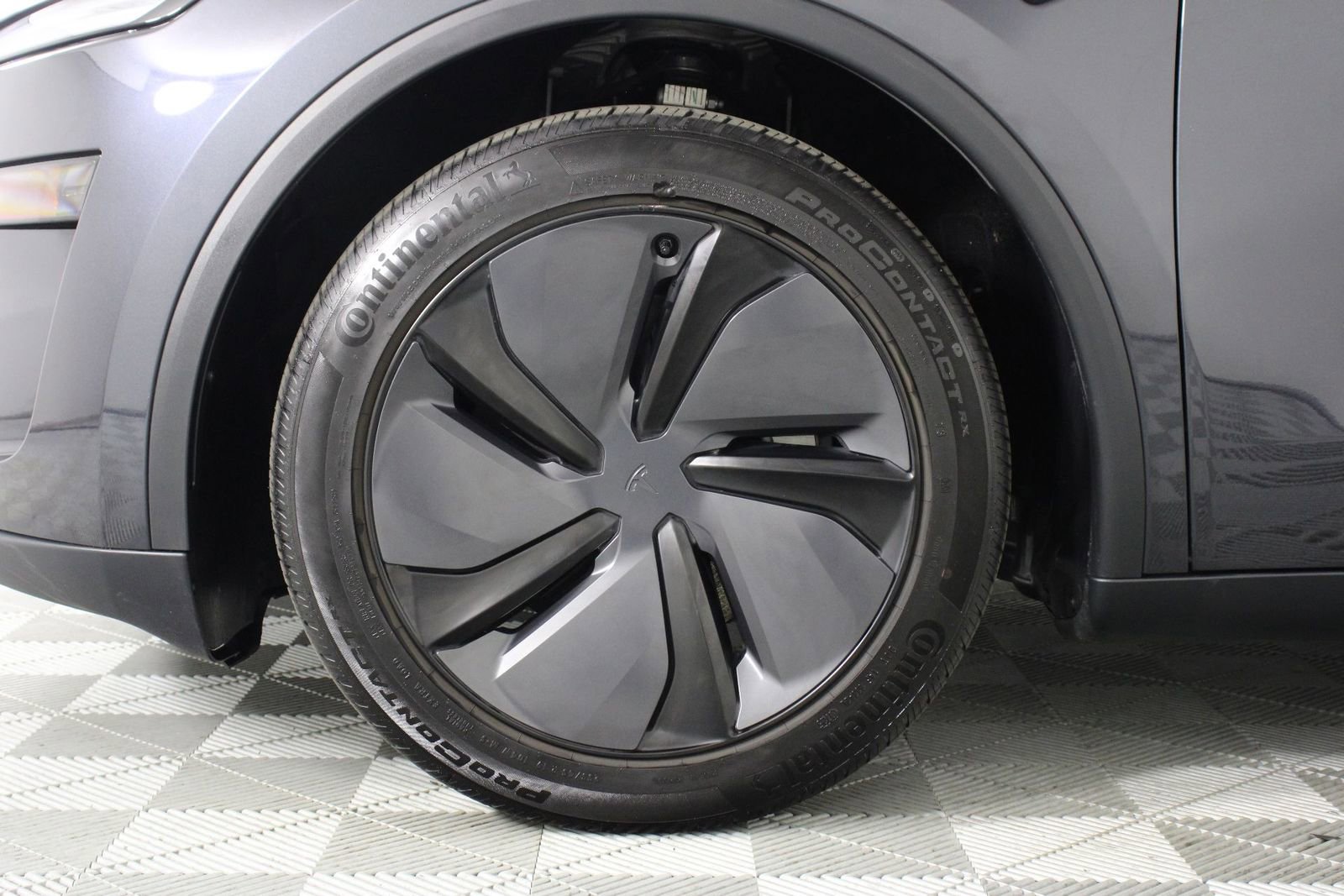 Used 2026 Tesla Model Y 2WD image 24