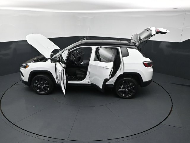 New 2026 Jeep Compass Limited w/ Sun, Sound & Navigation Group AWD/4WD image 27