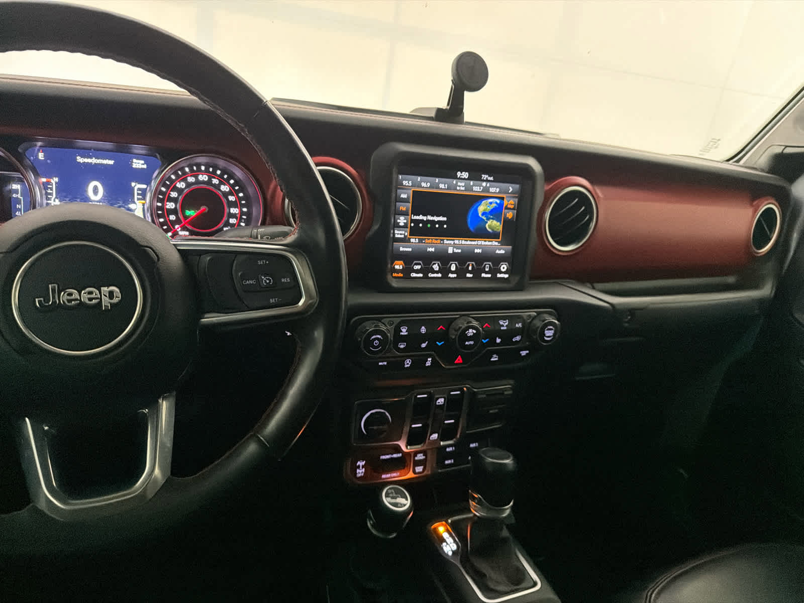 Used 2022 Jeep Gladiator Rubicon w/ LED Lighting Group image 17