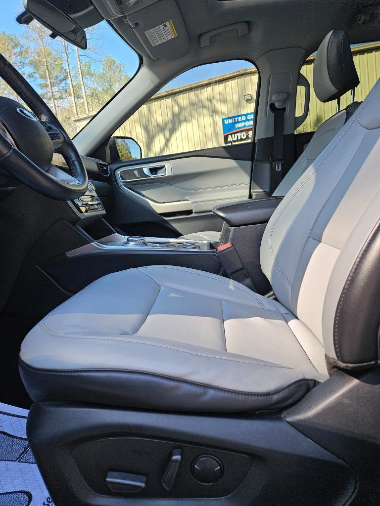 Used 2021 Ford Explorer XLT w/ Equipment Group 202A image 18