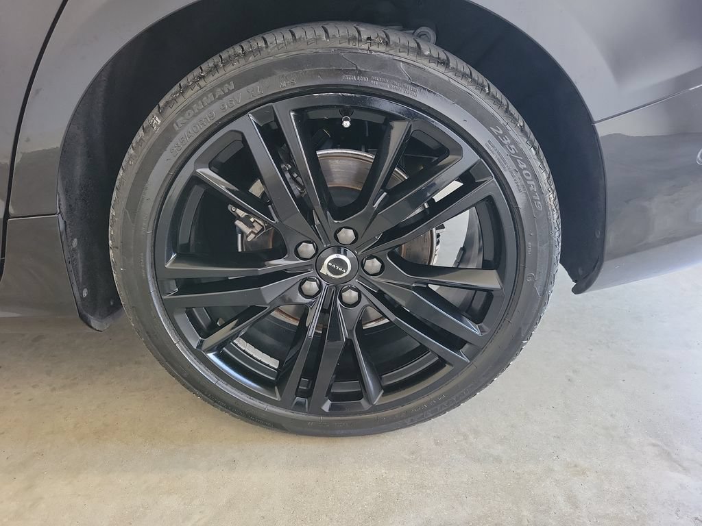 Used 2024 Volvo S60 B5 Plus w/ Climate Package FWD image 12