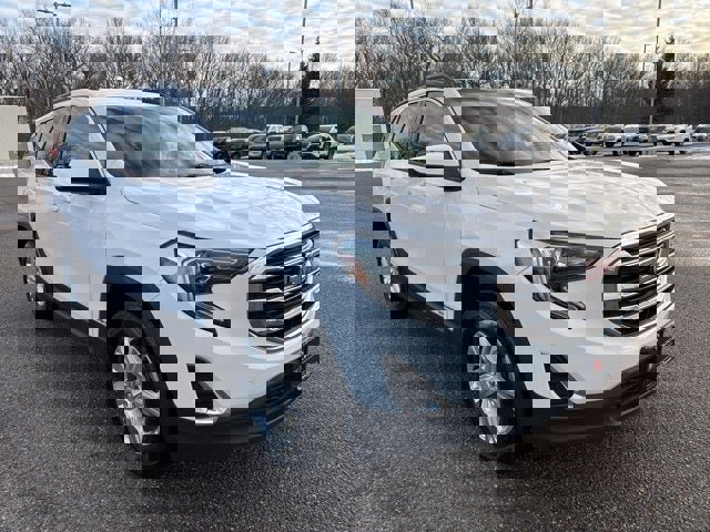 Used 2019 GMC Terrain SLE w/ Driver Convenience Package image 3