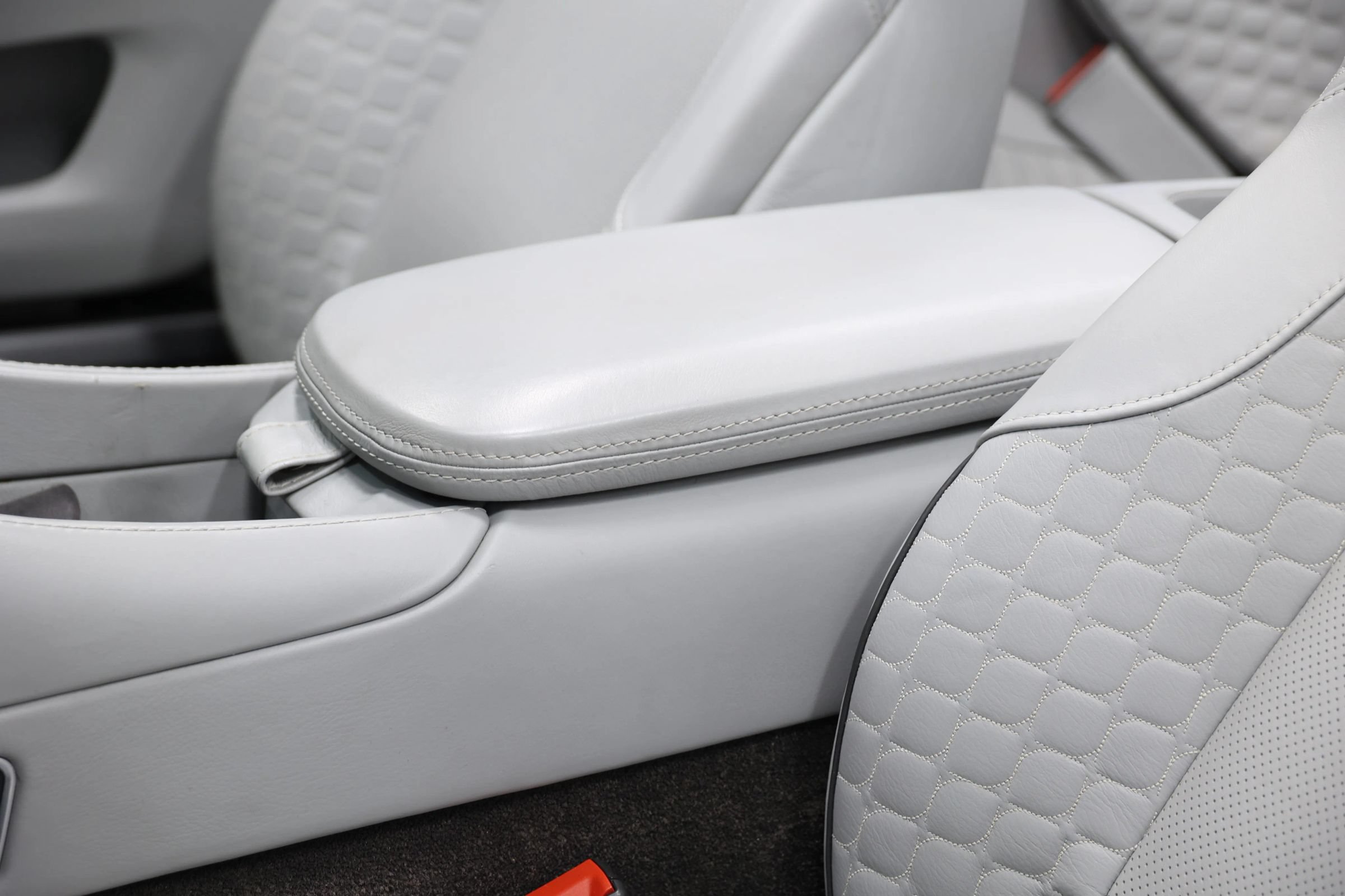 Used 2014 Aston Martin Vanquish Volante RWD image 22