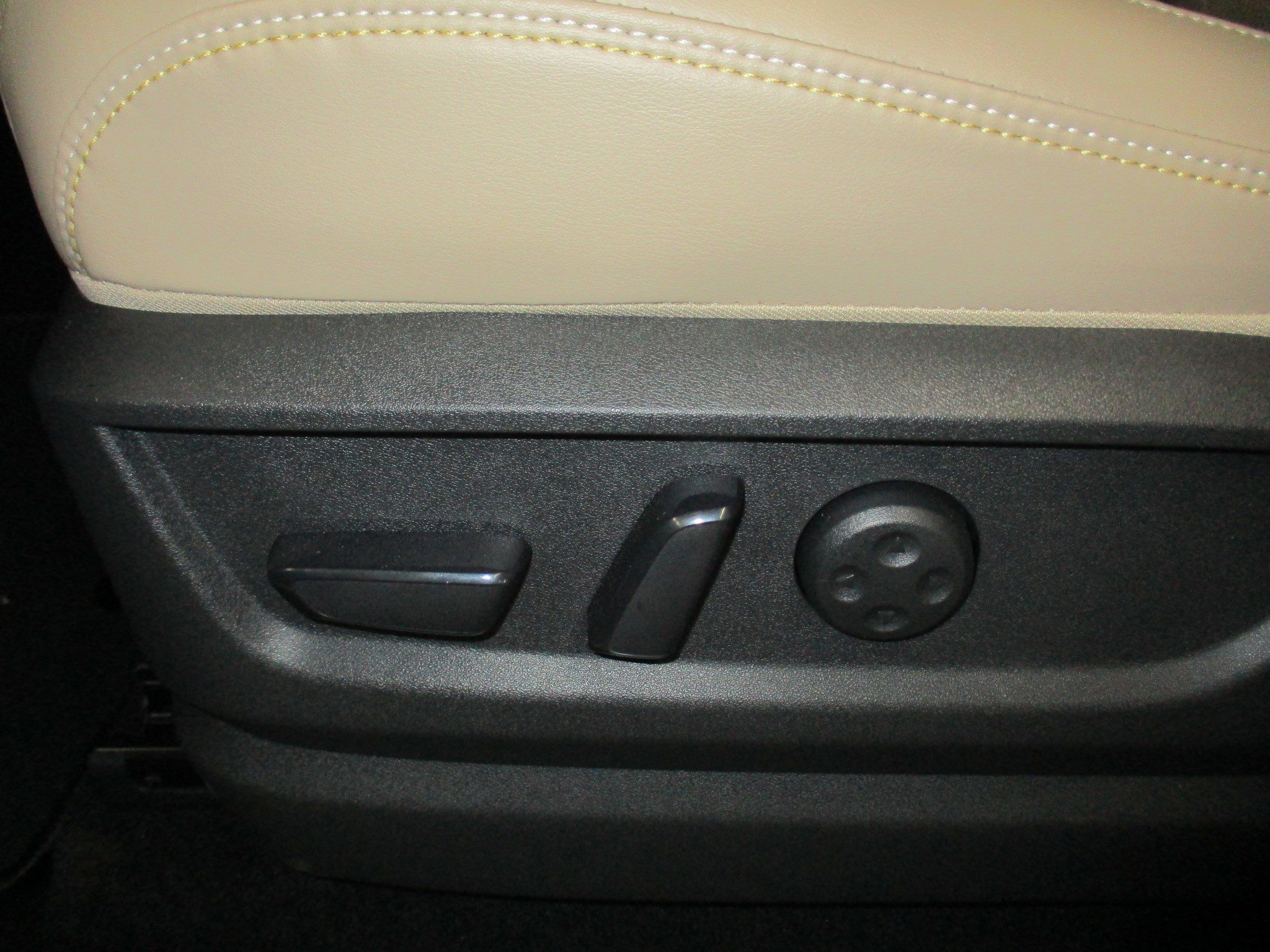 New 2026 Nissan Armada Platinum image 19