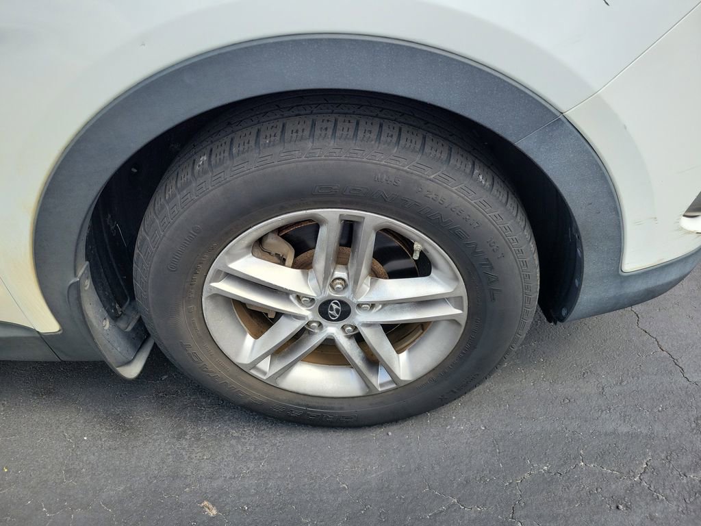 Used 2017 Hyundai Santa Fe Sport w/ 2.4L Tech Package 04 image 9