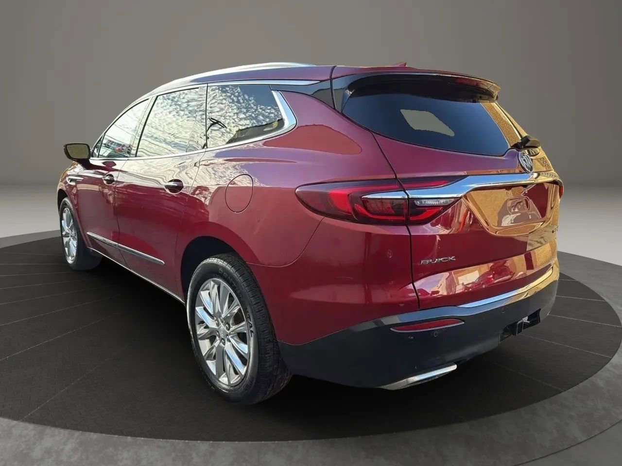 Used 2018 Buick Enclave Essence w/ Trailering Package image 7