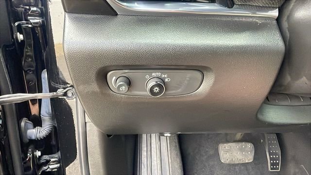 Used 2023 Chevrolet Traverse RS w/ LPO, Cargo Package image 27