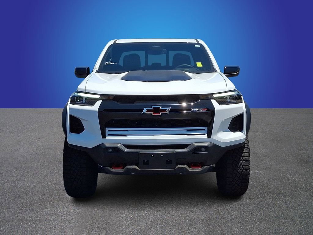 Used 2025 Chevrolet Colorado ZR2 w/ Technology Package AWD/4WD image 2
