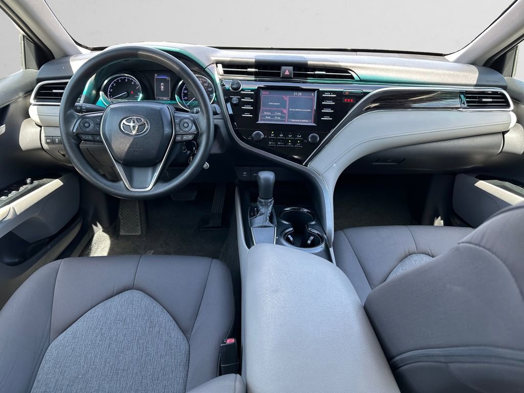 Used 2018 Toyota Camry LE FWD image 11