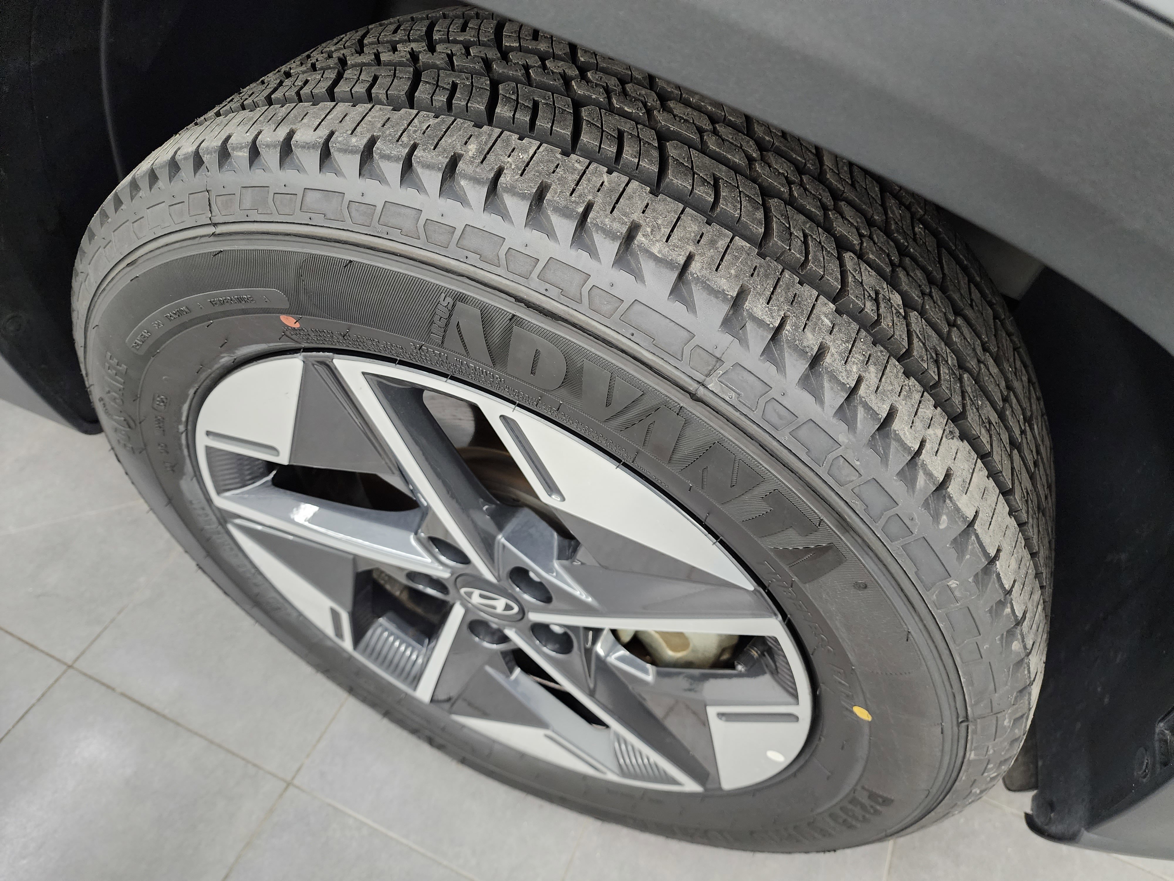 Used 2025 Hyundai Tucson SEL image 3