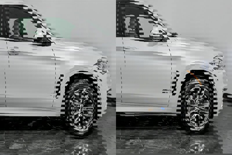 Used 2018 BMW X6 xDrive50i image 12