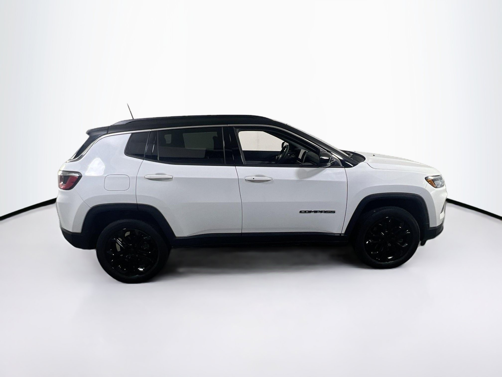 Used 2023 Jeep Compass Limited AWD/4WD image 4