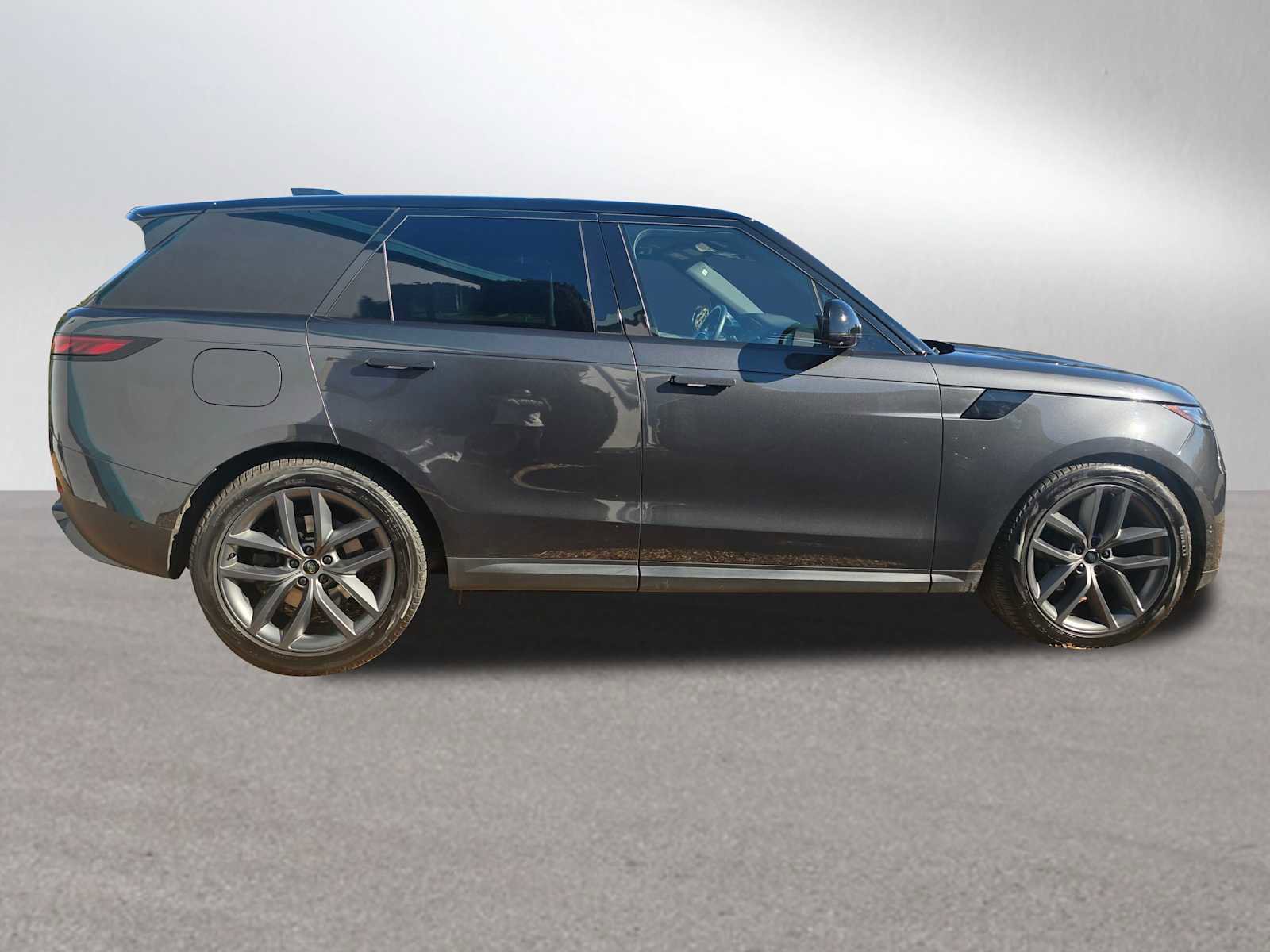 Used 2024 Land Rover Range Rover Sport SE image 6