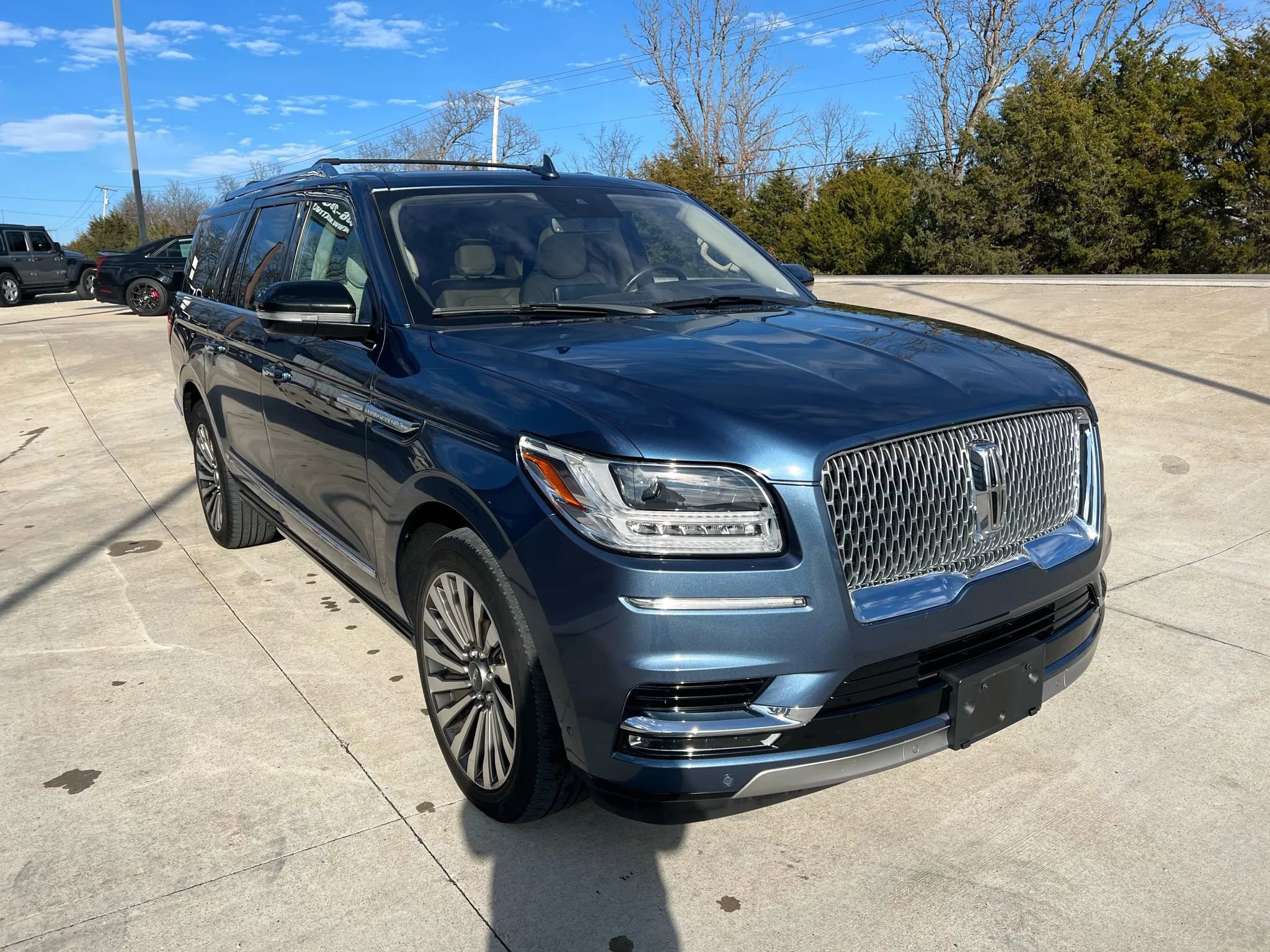 Used 2019 Lincoln Navigator L Reserve w/ Cargo Package image 3