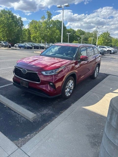 Used 2023 Toyota Highlander Limited AWD/4WD image 8